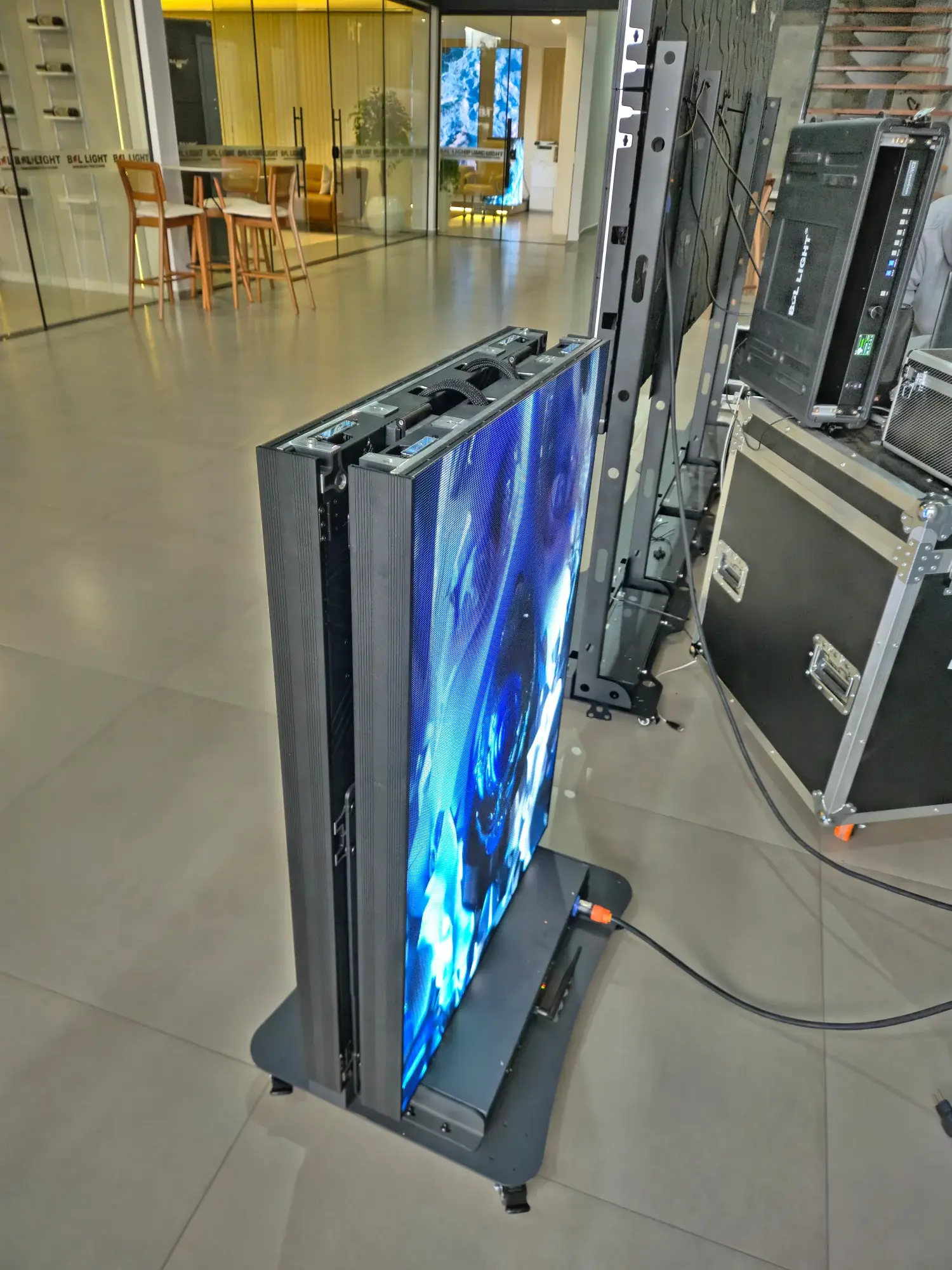 Totem de LED P1.86, foto 7 de 7